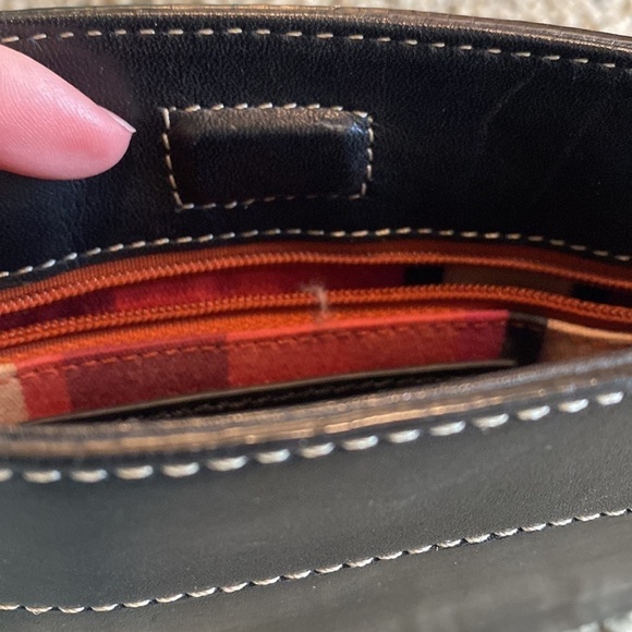 Donald J Pliner Black Leather Shoulder Bag w Magnetic Closure in GUC - Picture 5 of 10